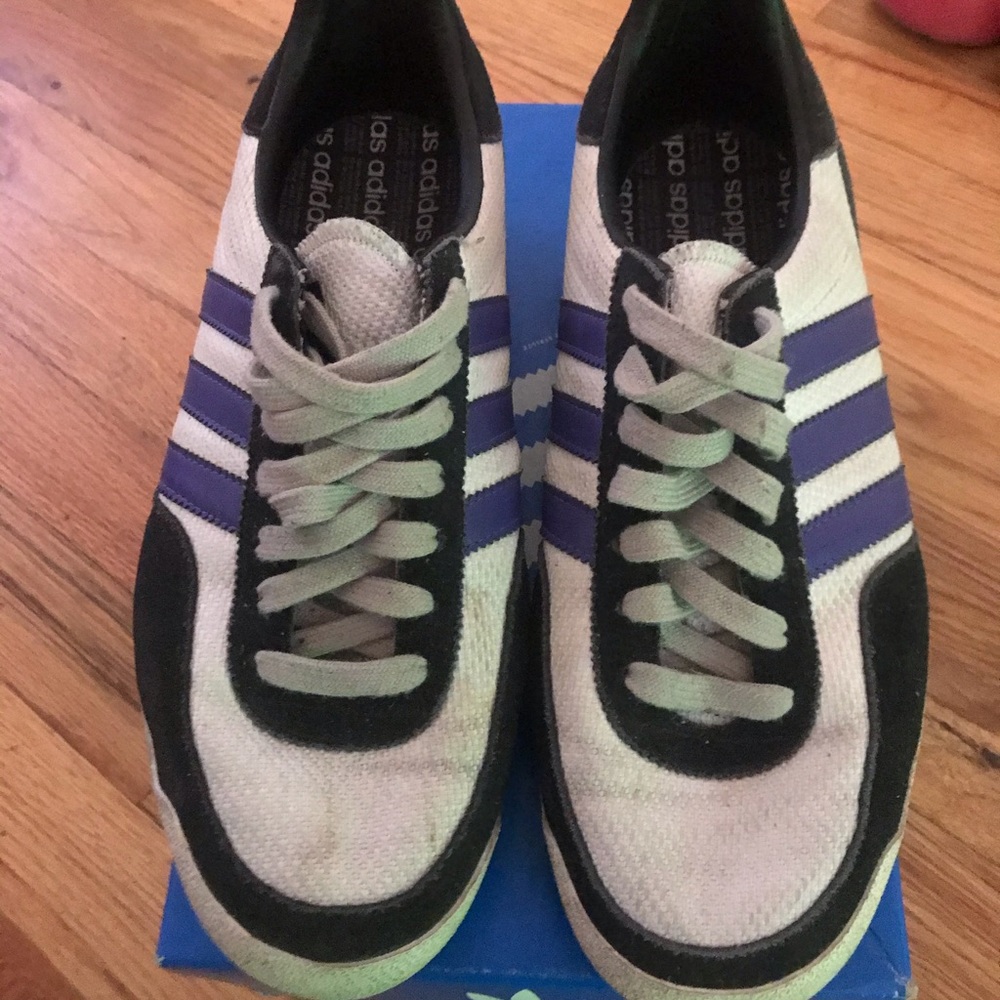 Adidas Classics - Picture 2 of 3